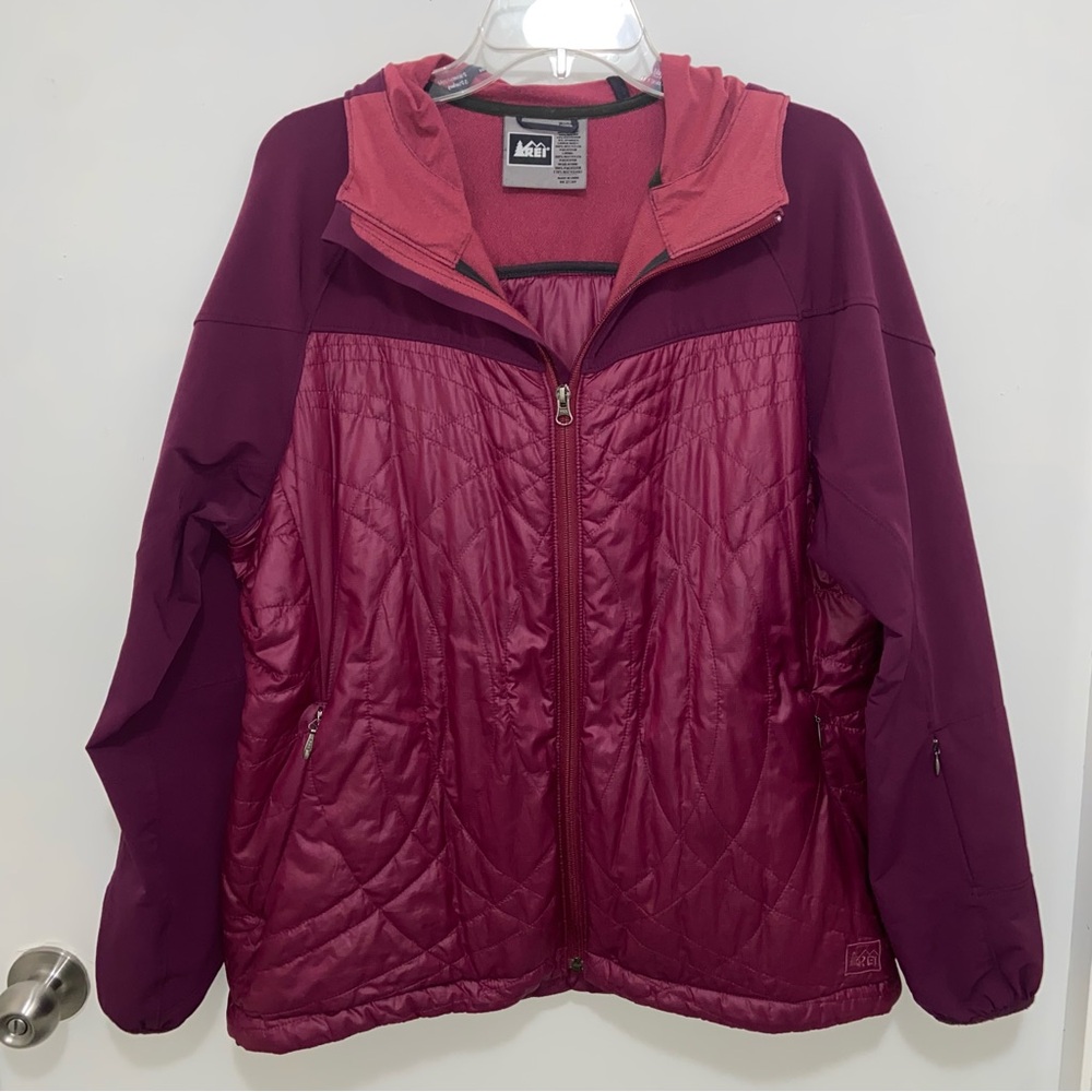 REI Plum Colored Jacket Insulated Quilted Design
